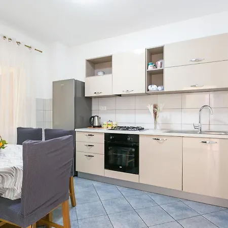Apartamento With Parking Space - 22101 Split