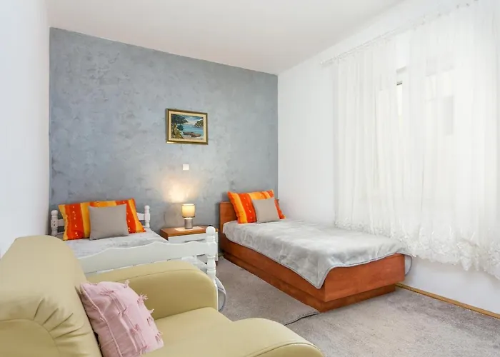 With Parking Space - 22101 ספליט