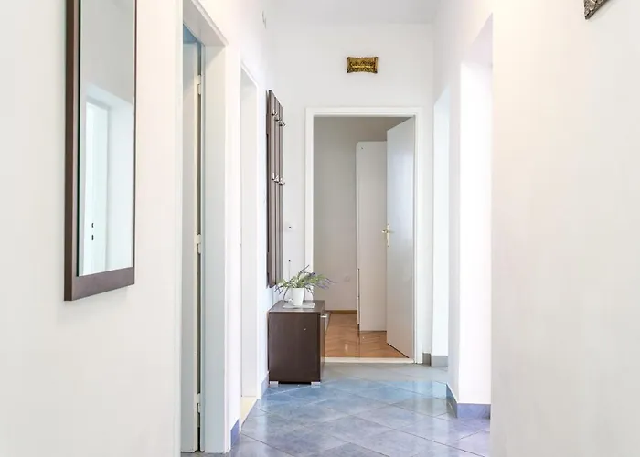 With Parking Space - 22101 Apartman Split