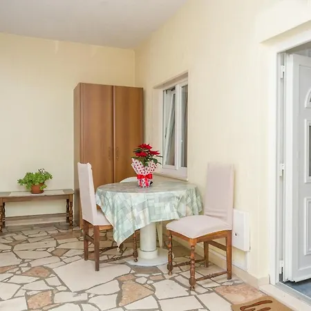 With A Parking Space - 22101 Apartment