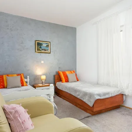 With Parking Space - 22101 Σπλιτ